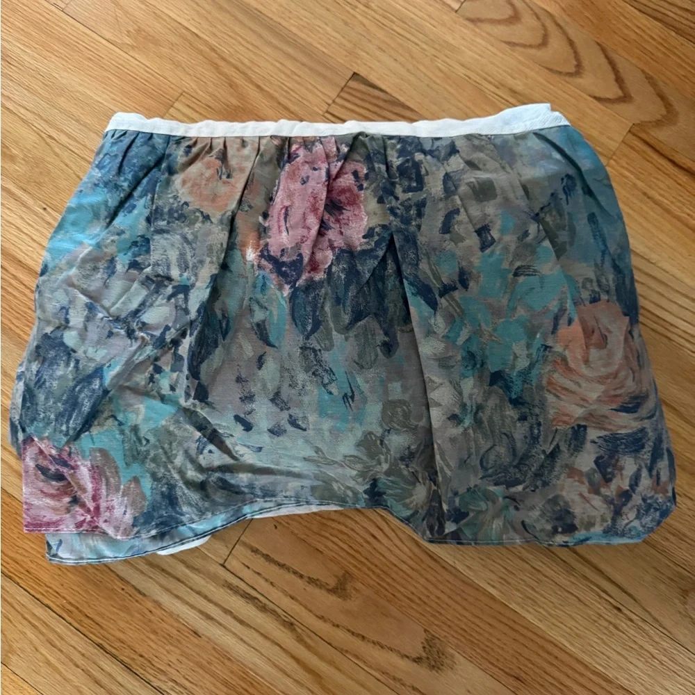 Floral Patterned Full size bed Skirt
